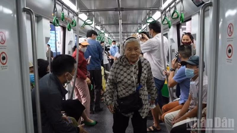 Hà Nội Metro miễn phí vé đi tàu ở cả hai tuyến Cát Linh-Hà Đông và Nhổn-Ga Hà Nội trong 4 ngày nghỉ lễ 2/9.