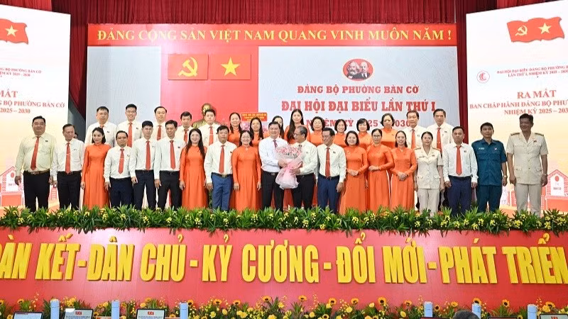 Đại hội đã ra mắt Ban Chấp hành Đảng bộ phường Bàn Cờ, nhiệm kỳ 2025-2030.