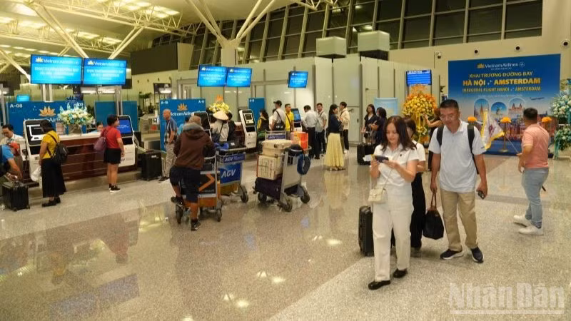 ndo_br_4-hanh-khach-checkin-chuyen-bay-han-ams-2-7575.jpg