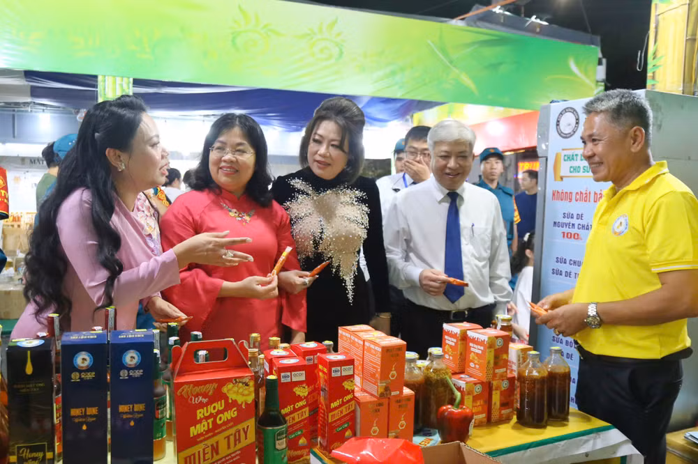 24-khu-vuc-trung-bay-san-pham-coop.jpg