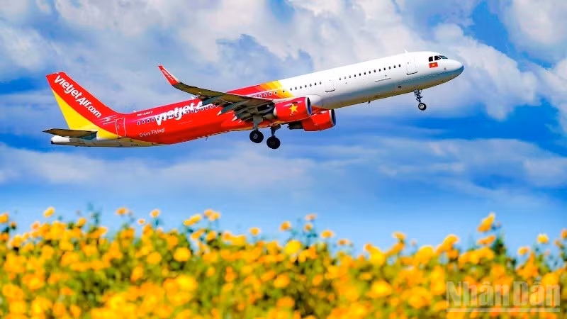 Hãng hàng không Vietjet dự kiến sẽ khôi phục khai thác các đường bay đến Đà Lạt từ tháng 8, sau khi sân bay Liên Khương hoạt động trở lại.