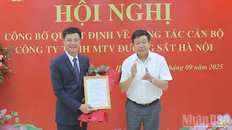 Ủy ban nhân dân thành phố Hà Nội công bố quyết định bổ nhiệm ông Lê Bằng An làm Tổng Giám đốc Công ty Trách nhiệm hữu hạn một thành viên Đường sắt đô thị Hà Nội.