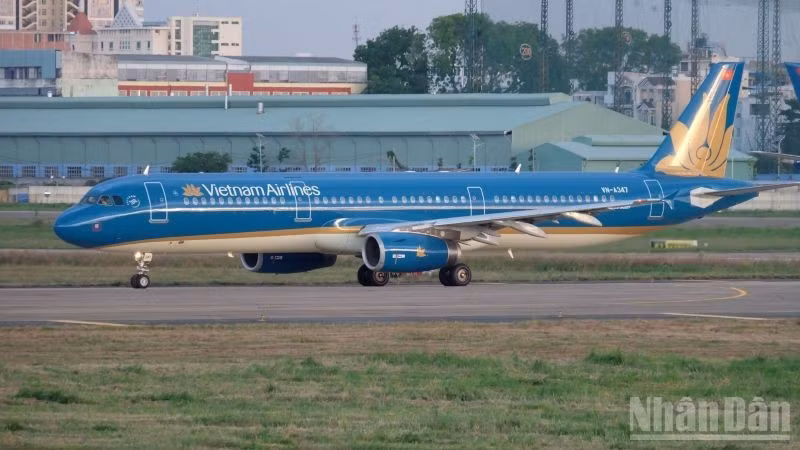 Chuyến bay VN837 của Vietnam Airlines hạ cánh tại Đà Nẵng để cấp cứu hành khách.