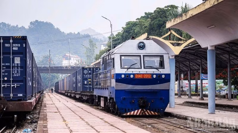 Năm 2026, Tổng công ty Đường sắt Việt Nam định hướng vận tải liên vận quốc tế là một trong ba mũi nhọn phát triển vận tải, đặt mục tiêu tăng trưởng sản lượng hơn 20% so với năm 2025.