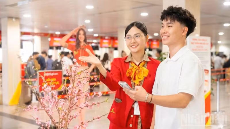 Các đơn vị ngành hàng không đã chủ động lên kế hoạch, phương án tăng chuyến, bổ sung phương tiện, nhân lực, sẵn sàng đáp ứng nhu cầu về quê thăm thân, du lịch,… của người dân.