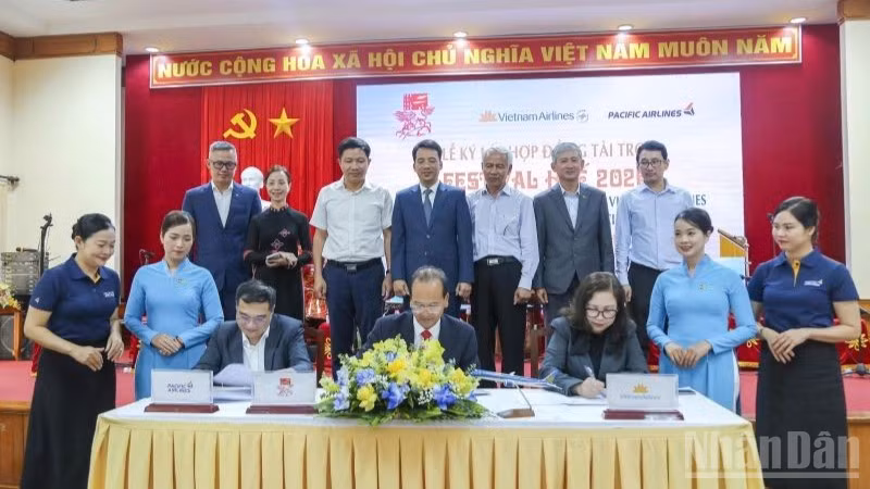 ndo_br_3-hai-hang-se-ho-tro-cong-tac-van-chuyen-cho-cac-doan-nghe-thuat-quoc-te-dai-bieu-khach-moi-va-luc-luong-tham-gia-cac-hoat-dong-trong-khuon-kho-festival-6944.jpg