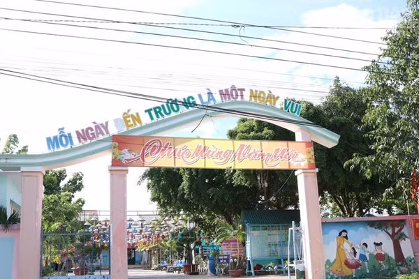 Trường mầm non Ninh Sơn (xã Ninh Sơn, tỉnh Khánh Hòa) được tu sửa đẹp, khang trang, sẵn sàng đón các cháu ngày tựu trường năm học mới. (Ảnh: PHƯỚC THIỆN)
