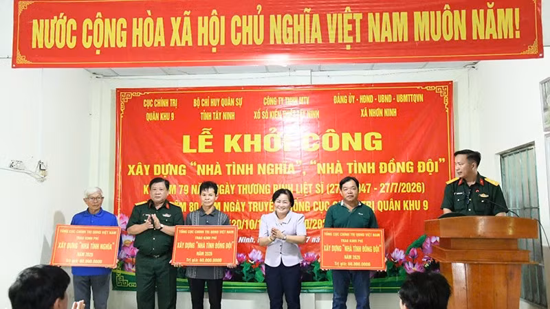 trao-kinh-phi-3.jpg
