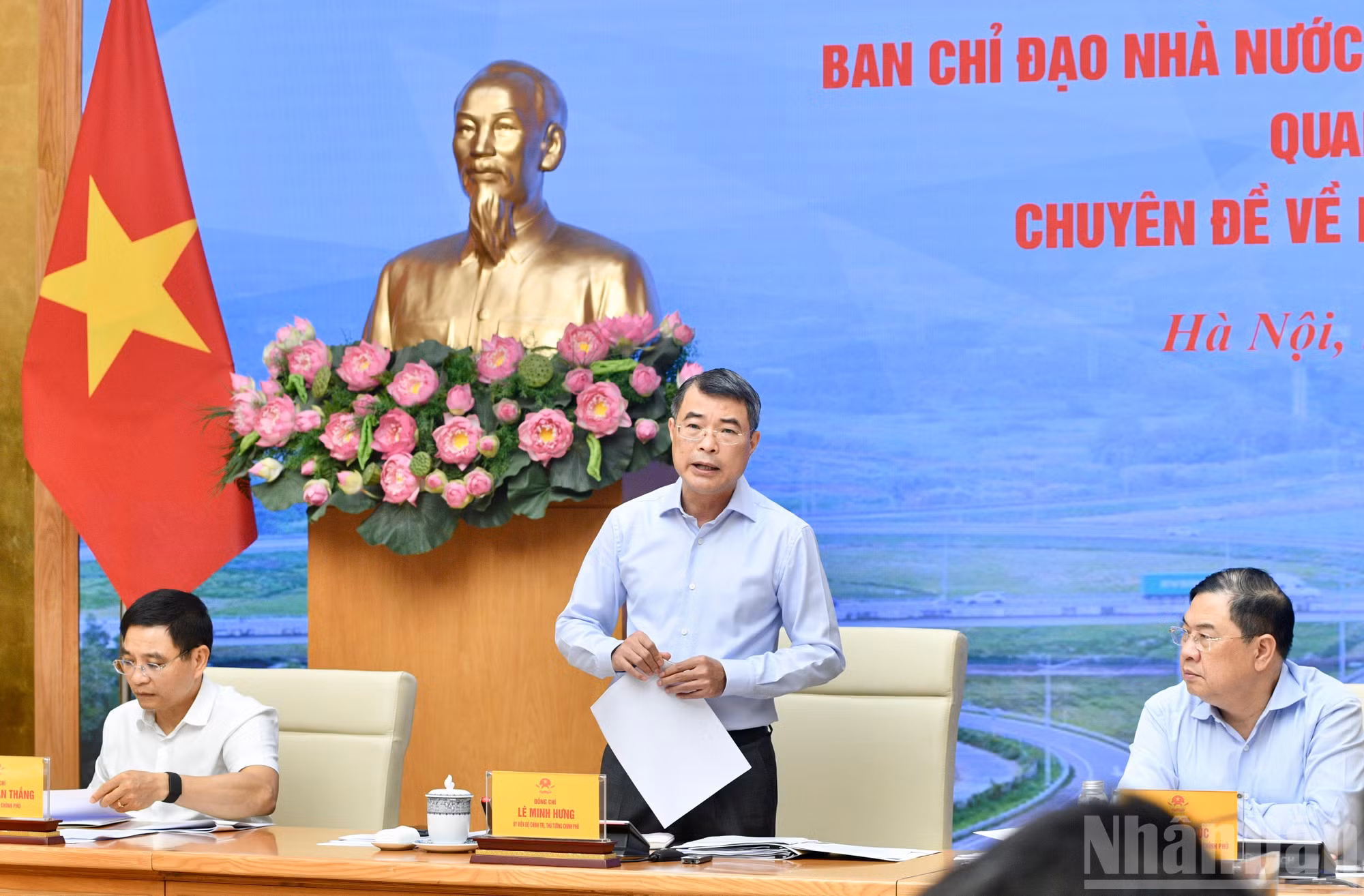 Thủ tướng Lê Minh Hưng yêu cầu các bộ, ngành, địa phương, đơn vị liên quan tích cực đẩy nhanh tiến độ các công trình giao thông trọng điểm.