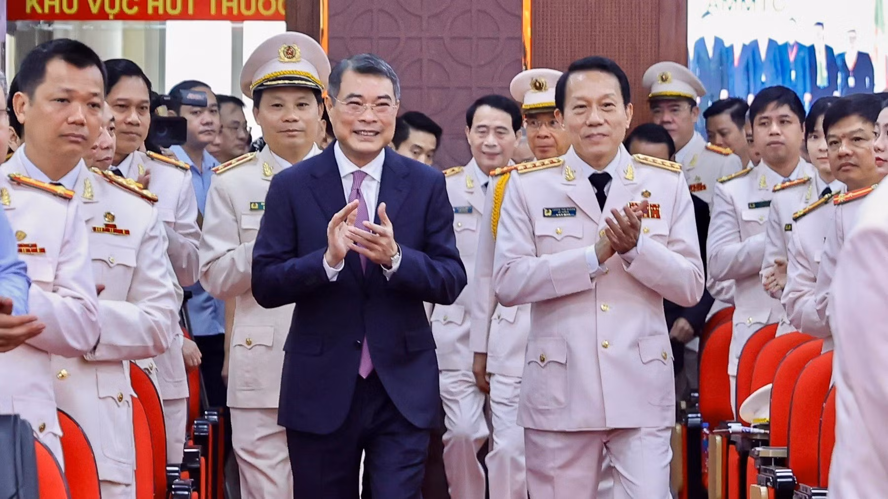 Thủ tướng Chính phủ Lê Minh Hưng và Bộ trưởng Công an Lương Tam Quang tới dự lễ kỷ niệm. (Ảnh: VGP/ Nhật Bắc)