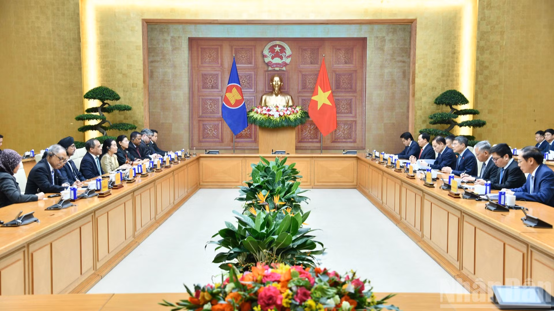 Quang cảnh buổi tiếp. (Ảnh: THANH GIANG)