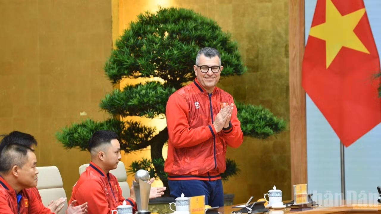 ndo_br_huan-luyen-vien-1868.jpg