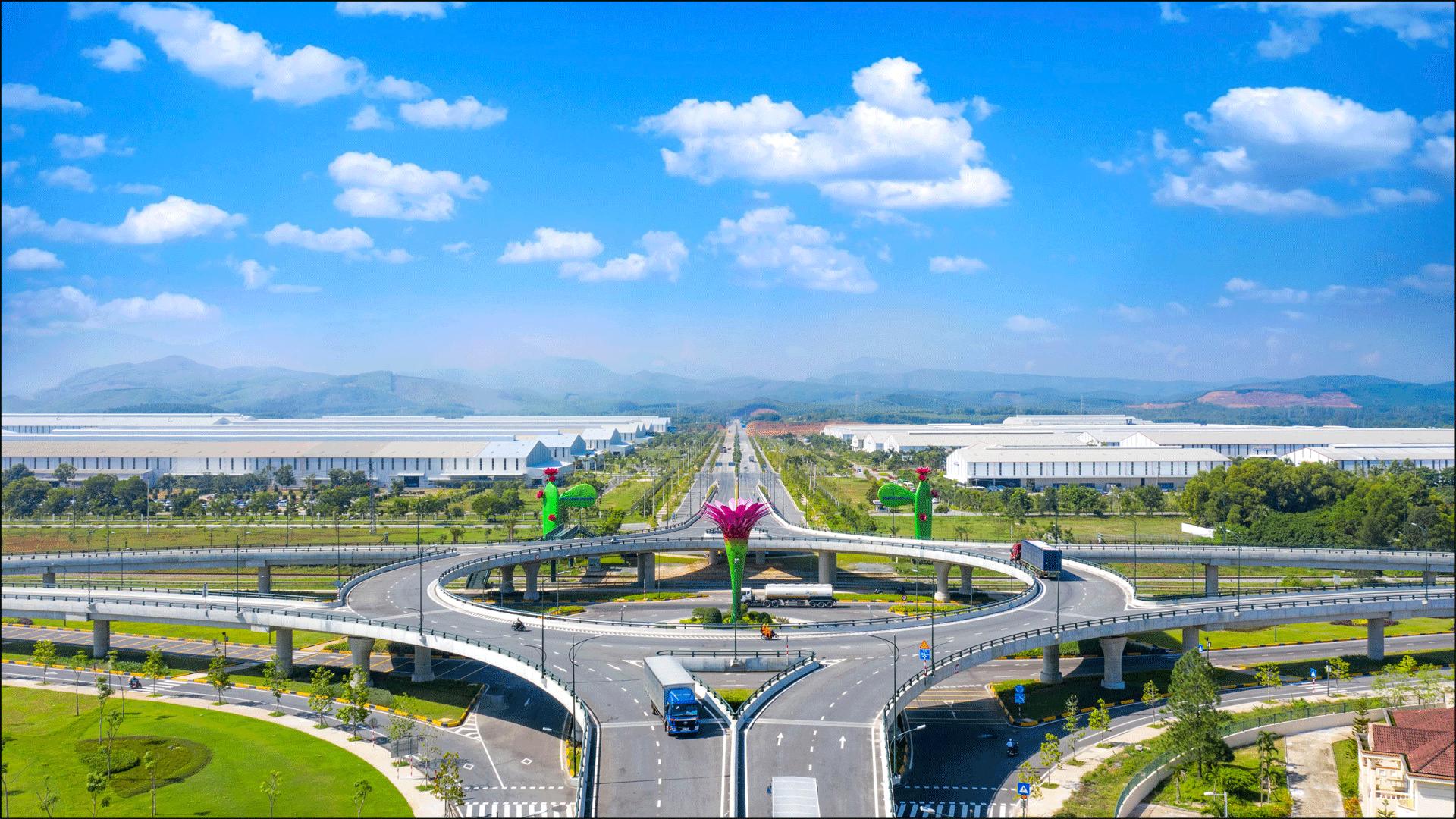 Khởi đầu thực hiện chiến lược hội nhập khu vực ASEAN, trong đó, chủ lực là sản xuất kinh doanh ô tô.

