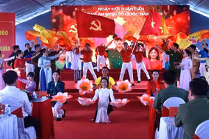 Công an tỉnh Cà Mau phối hợp Ủy ban nhân dân phường Tân Thành, tỉnh Cà Mau tổ chức Ngày hội toàn dân bảo vệ an ninh Tổ quốc năm 2025.