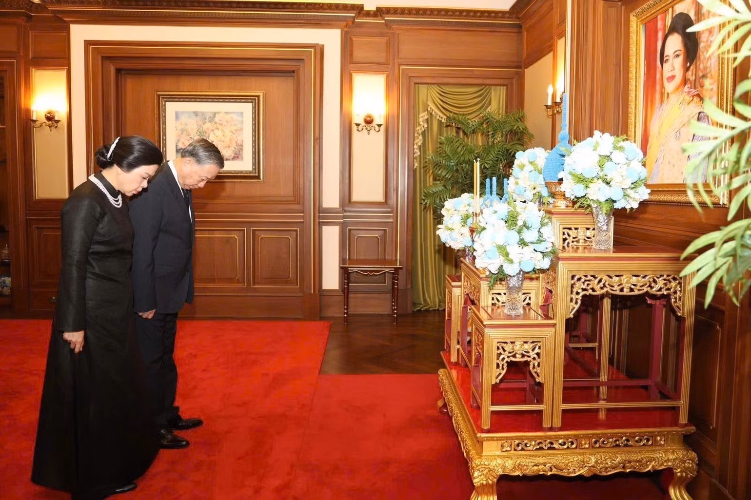 vna-potal-tong-bi-thu-chu-tich-nuoc-to-lam-va-phu-nhan-hoi-kien-nha-vua-thai-lan-va-hoang-hau-8791101.jpg