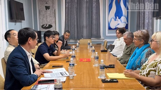 ndo_tr_1-buoi-lam-viec-cua-doan-cong-tac-viet-nam-voi-hoi-lien-hiep-nha-van-va-nghe-si-cuba.jpg