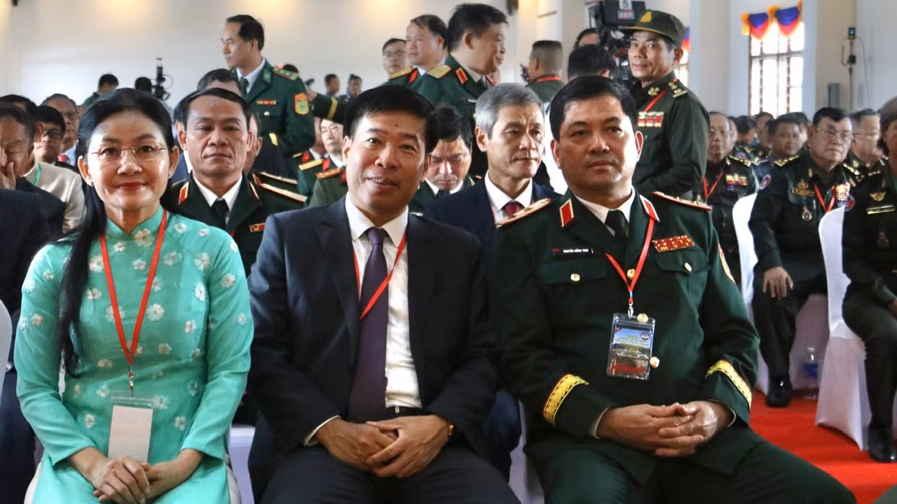 z6726043807797-9fdc5587cfc4a4e58cdca09dac29e498.jpg