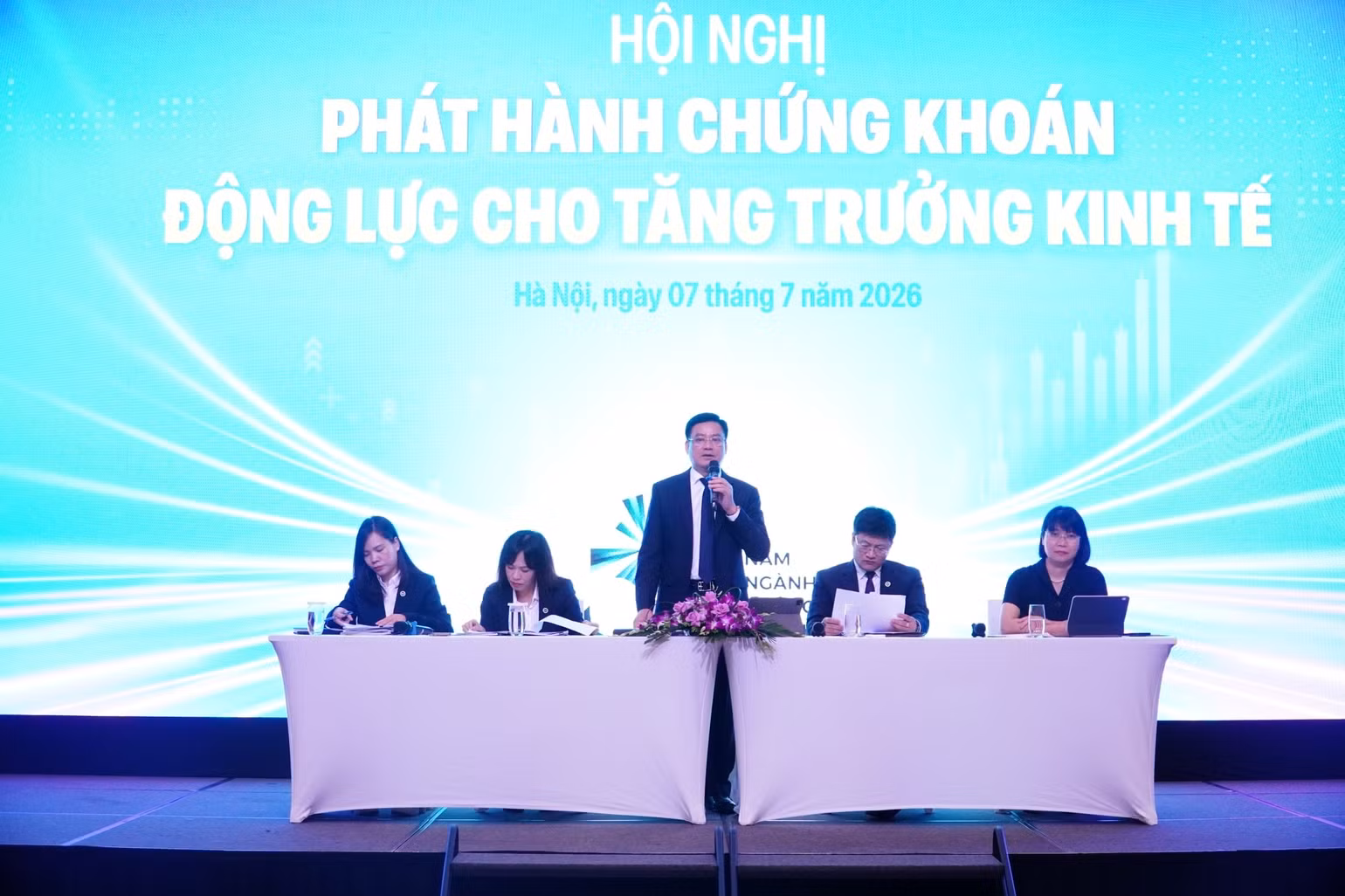 pct-hoang-van-thu-2.jpg