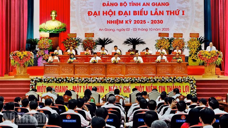 Quang cảnh phiên trù bị.