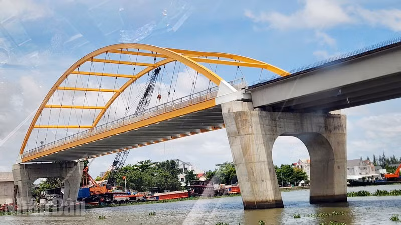 Cầu giao thông trên đường Hồ Chí Minh đoạn Rạch Sỏi-Bến Nhất, Gò Quao-Vĩnh Thuận qua địa phận xã Vĩnh Tuy, tỉnh An Giang. (Ảnh: QUỐC TRINH)