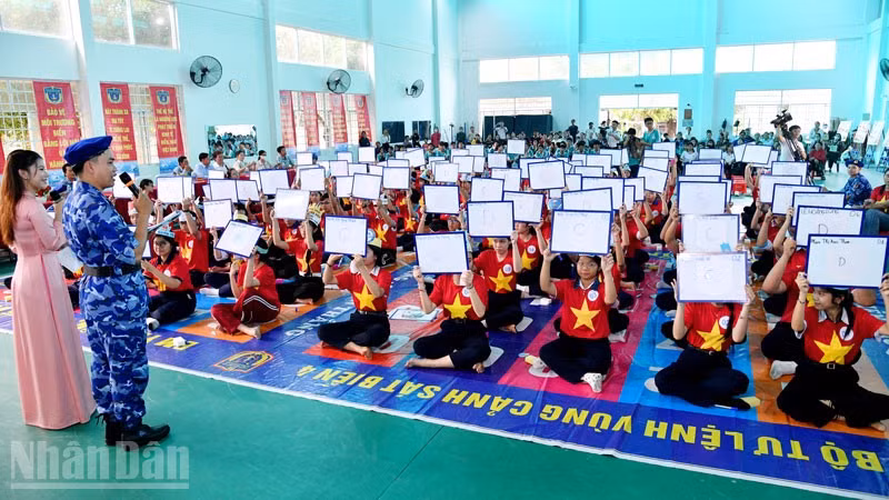 Sôi nổi cuộc thi “Em yêu biển, đảo quê hương” tại phường Rạch Giá.