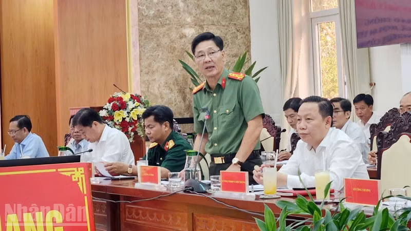 Đại tá Nguyễn Hải Dương trả lời đại diện Báo Nhân Dân về tiến độ điều tra vụ đứt cáp ngầm 110kV Hà Tiên-Phú Quốc.