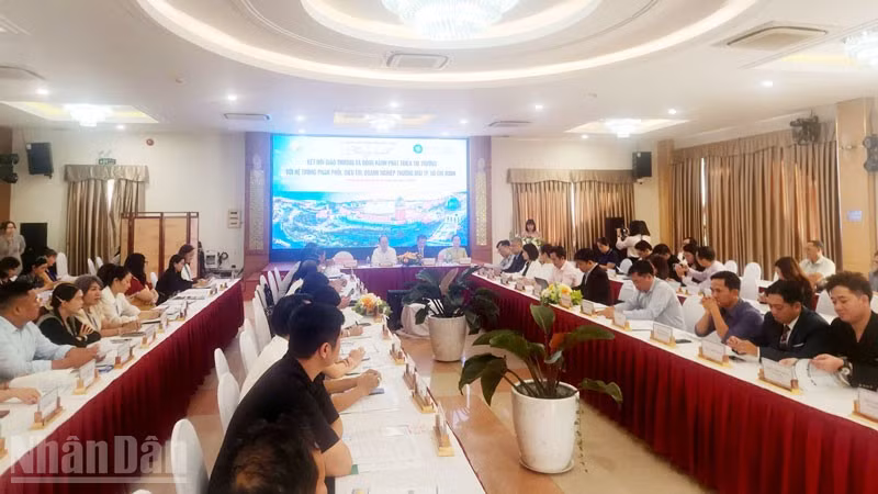 Quang cảnh Chương trình kết nối giao thương và đồng hành phát triển thị trường. (Ảnh: QUỐC TRINH)