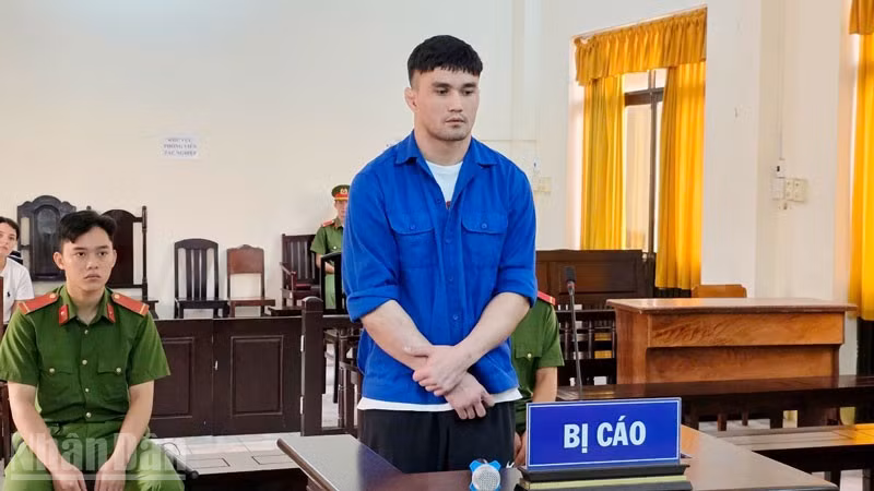 Bị cáo Odiljon tại phiên tòa sơ thẩm. (Ảnh: VĂN VŨ)