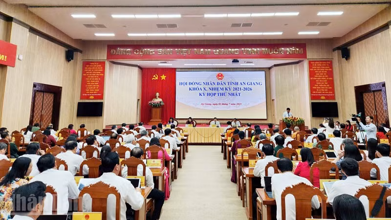 Quang cảnh kỳ họp.
