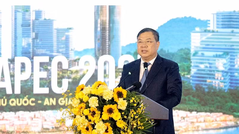 Phó Thủ tướng Thường trực Chính phủ Phạm Gia Túc phát biểu tại hội nghị.