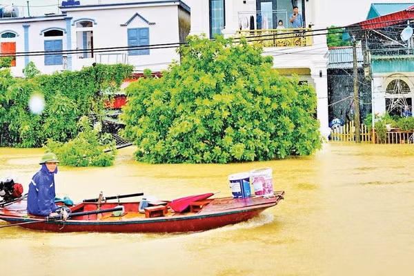 Nước dâng cao tại thôn Kênh Gà, xã Gia Viễn, tỉnh Ninh Bình (Ảnh THÙY DUNG)