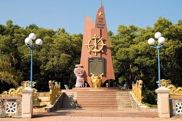 Khu tưởng niệm Đoàn tàu không số Bến Lộc An, xã Hồ Tràm, Thành phố Hồ Chí Minh. (Ảnh: QUỐC THANH)