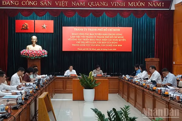 Quang cảnh buổi làm việc. (Ảnh: Linh Bảo)