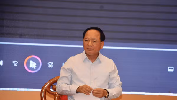 Đồng chí Trịnh Văn Quyết phát biểu tại buổi làm việc. (Ảnh ĐÔNG HÀ)