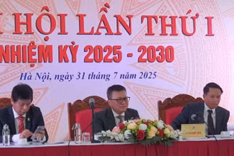 Đoàn Chủ tịch tại Đại hội. (Ảnh: Nguyễn Trọng Lịch/ TTXVN)