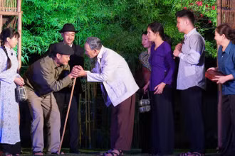 Cảnh diễn trong Chương trình nghệ thuật đặc biệt "Bác Hồ một tình yêu bao la".