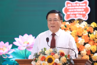 Đồng chí Nguyễn Xuân Thắng, Ủy viên Bộ Chính trị, Giám đốc Học viện Chính trị Quốc gia Hồ Chí Minh, Chủ tịch Hội đồng Lý luận Trung ương phát biểu chỉ đạo tại Đại hội.
