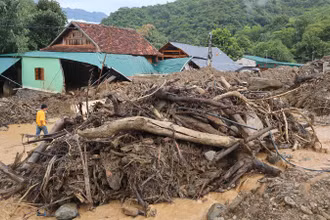 Một tuần phải hứng chịu 2 trận lũ quét, lũ ống khiến 68 hộ dân bản Ta Đo bị ảnh hưởng về công trình nhà cửa và tài sản.