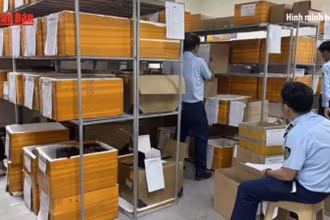 [Video] Phạt doanh nghiệp kinh doanh hơn 4000 pin điện thoại nhập lậu