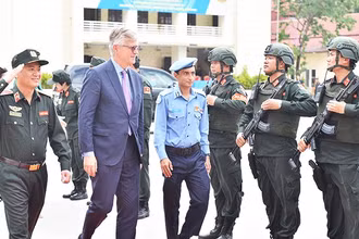 Đoàn công tác của LHQ thăm Trung tâm Huấn luyện cảnh sát gìn giữ hòa bình. Ảnh: SAN LÊ