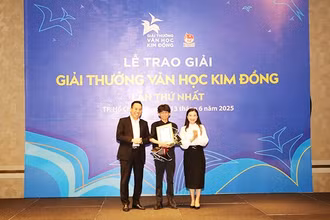 Tác giả Giai Du nhận giải cao nhất Giải thưởng văn học Kim Đồng lần thứ nhất.