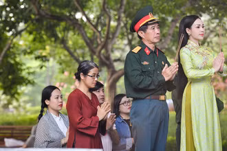 Cảnh trong MV "Còn mãi với non sông". (Ảnh: NVCC)