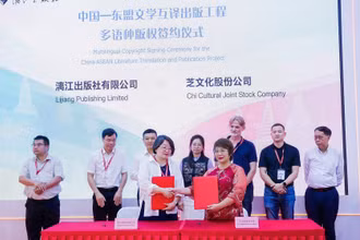 Chibooks ký kết hợp tác với Nhà xuất bản Ly Giang. (Ảnh: Chibooks cung cấp)