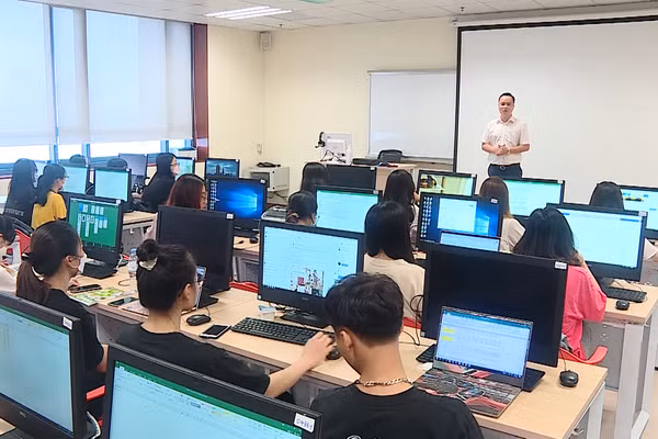 [Video] Bộ Giáo dục và Đào tạo dự kiến giảm 5 trường đại học, 12 trường nghề