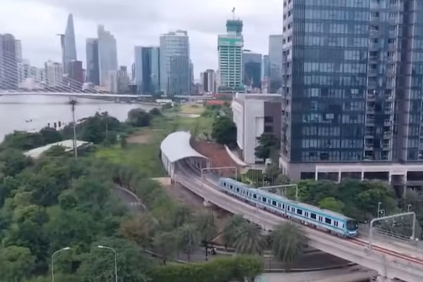 [Video] TP Hồ Chí Minh miễn phí xe buýt và Metro số 1 trong ngày bầu cử 15/3