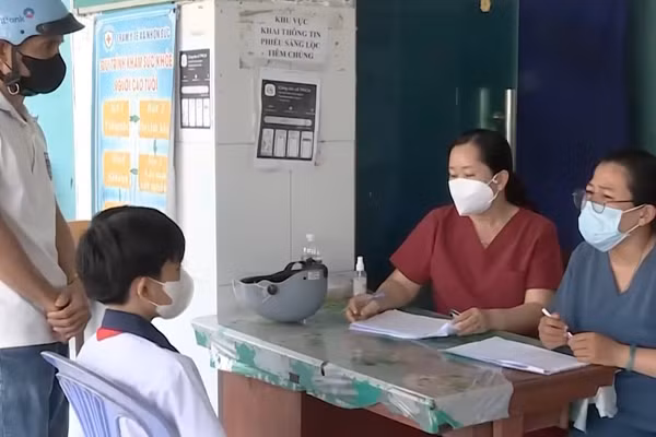 [Video] Thành phố Hồ Chí Minh tăng cường phòng, chống bệnh não mô cầu trong trường học