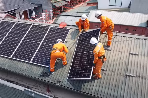 [Video] Các địa phương phải ban hành chính sách hỗ trợ điện mặt trời mái nhà trong tháng 12