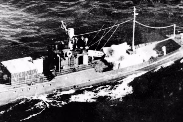 Tàu C235 do Thuyền trưởng Nguyễn Phan Vinh chỉ huy trên đường vận chuyển vũ khí vào nam tháng 2/1968. (Ảnh: TƯ LIỆU)