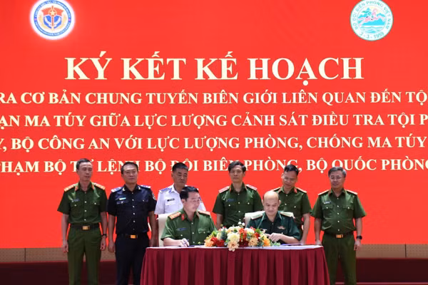Cục Cảnh sát điều tra tội phạm về ma túy, Bộ Công an và Cục Phòng, chống ma túy và tội phạm, Bộ Tư lệnh Bộ đội Biên phòng ký quy chế phối hợp về phòng, chống ma túy. (Ảnh: C04)