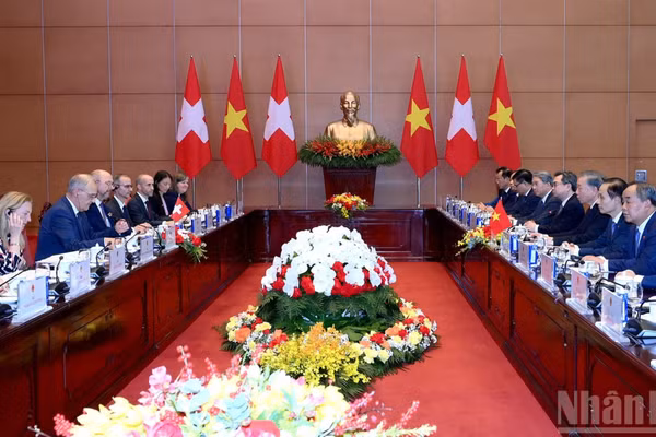 Tổng Bí thư, Chủ tịch nước Tô Lâm hội đàm với Tổng thống Thụy Sĩ Guy Parmelin, tại Hà Nội, ngày 17/10/2026. (Ảnh: ĐĂNG KHOA)